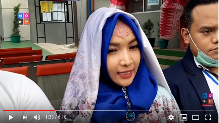 Tangkap layar Roro Fitria ceritakan akan berhijrah