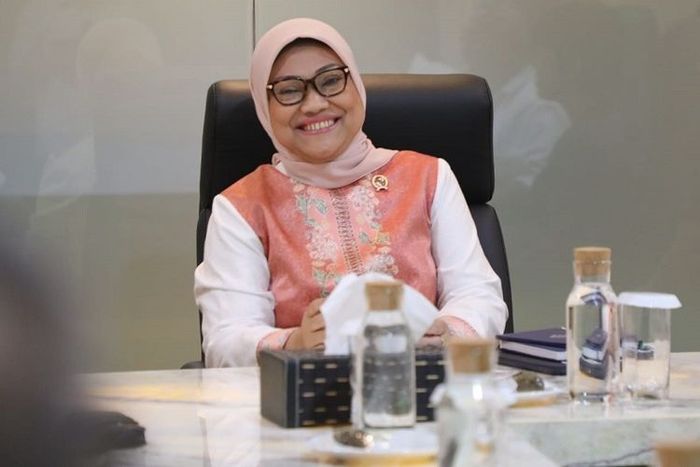 Menteri Ketenagakerjaan (Menaker) Ida Fauziyah memastikan pekerja atau buruh yang terpapar penyakit virus corona (Covid-19) akan mendapatkan upahnya.