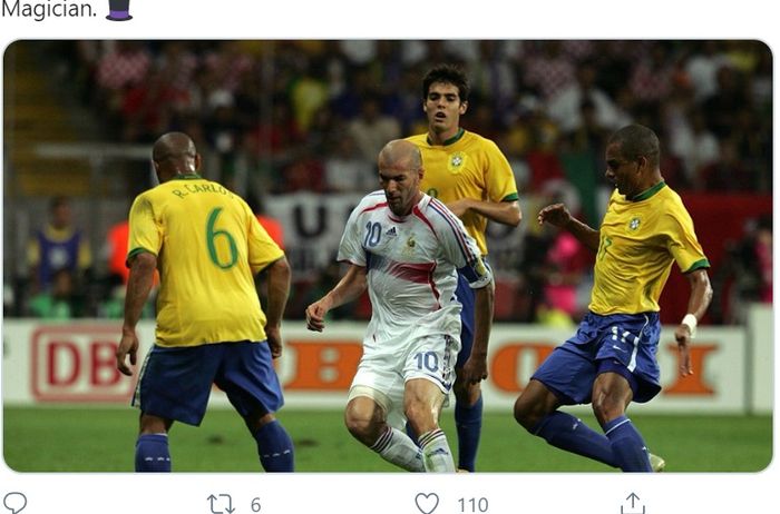 Gelandang legendaris Prancis, Zinedine Zidane, saat berhadapan dengan Brasil di babak perempat final Piala Dunia 2006.
