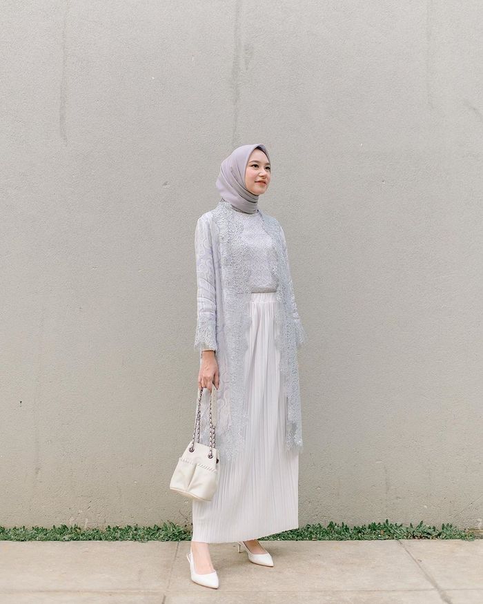 5 Inspirasi Outer Hijab Kekinian Ala Bahjatina Kece And Stylish Semua Halaman Cewekbanget 9415
