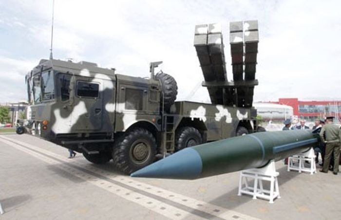 Rudal DF-12A sebagai senjata SY-400