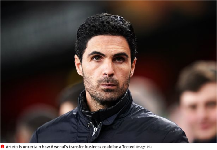 Pelatih Arsenal, Mikel Arteta, saat sedang mendampingi Arsenal dalam sebuah pertandingan.