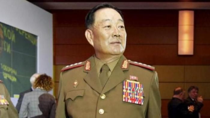 
Menteri Pertahanan Korea Utara Hyon Yong Chol.