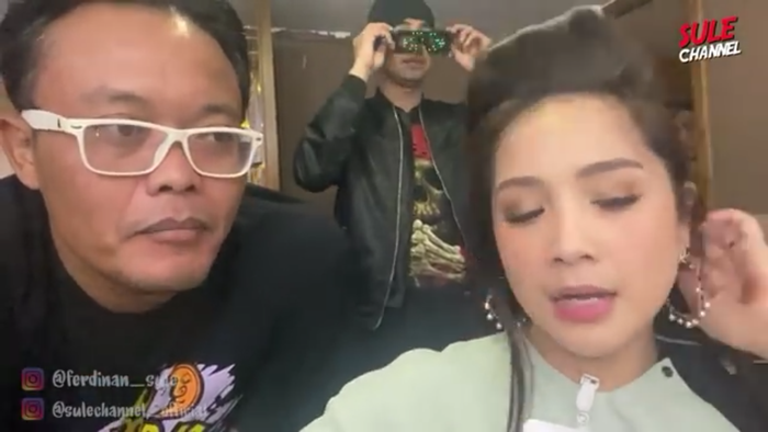 Nagita menitipkan raffi pada <a href='https://style.tribunnews.com/tag/sule' title='Sule'>Sule</a>