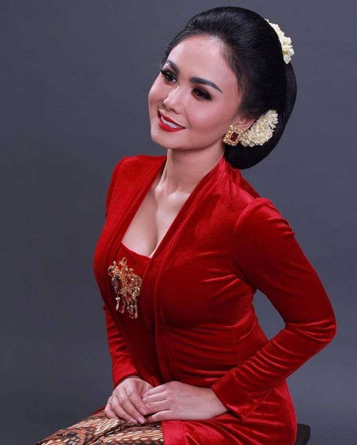 Sambut Hari Kartini Intip 10 Potret Artis Indonesia Saat Kenakan Kebaya Bisa Jadi Inspirasi Loh Semua Halaman Hype