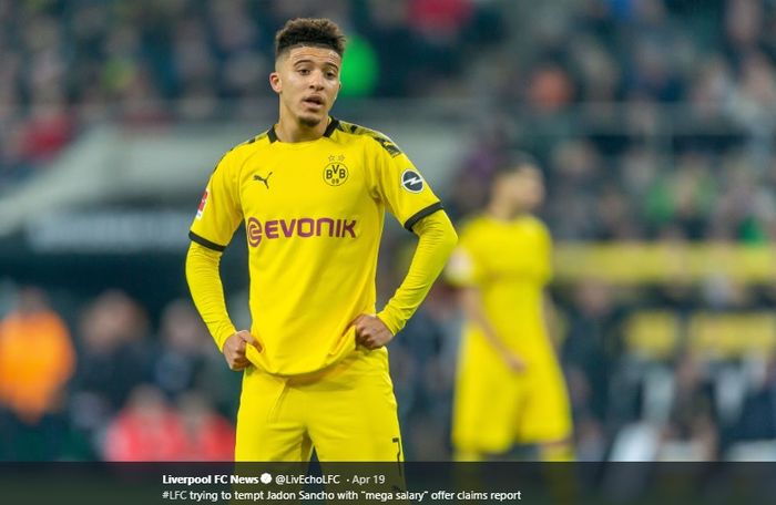 Winger Borussia Dortmund, Jadon Sancho, dilaporkan bakal segera merapat ke Manchester United.