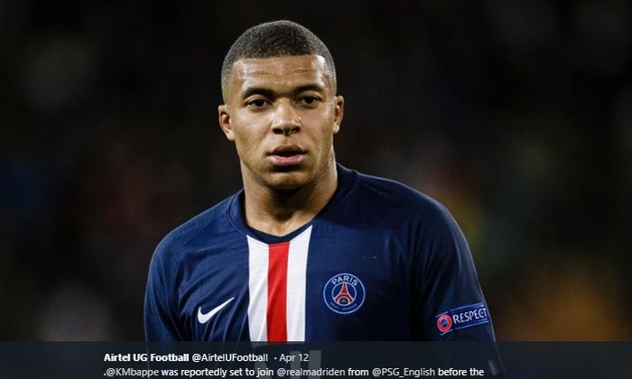 Penyerang Paris Saint-Germain, Kylian Mbappe, meraih gelar top scorer Liga Prancis 2019-2020 setelah berhasil menorehkan 18 gol dari 27 laga.