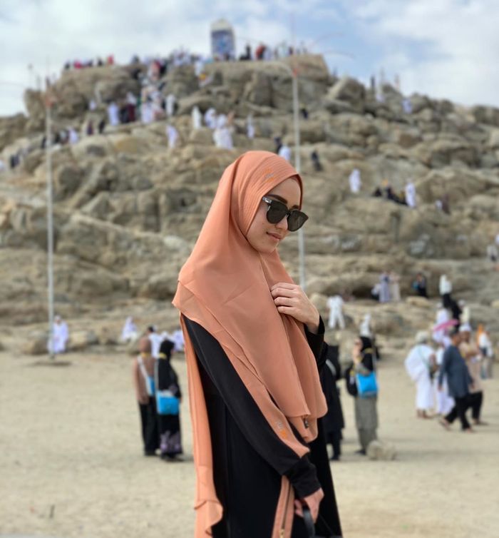Ayu Ting Ting di Jabal Rahmah