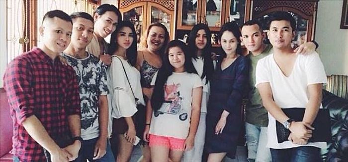 Carens Dunn, adik Jennifer Dunn