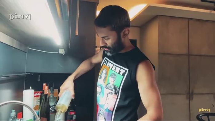 Didi Riyadi membuang minuman beralkohol demi hidup lebih baik.
