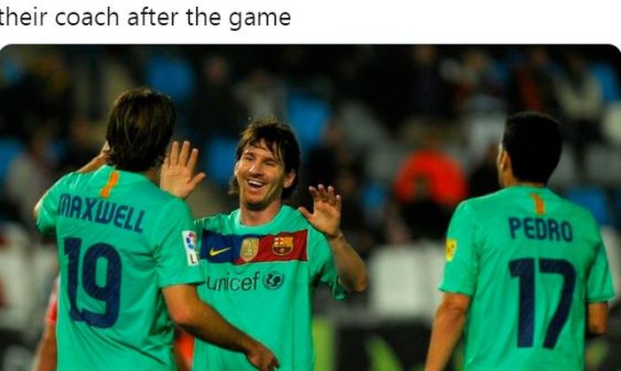 Megabintang Barcelona, Lionel Messi (tengah), melakukan selebrasi.