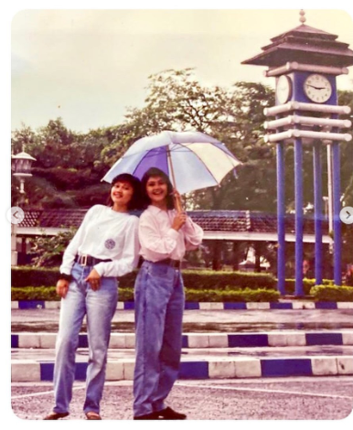 Bella Saphira dan adiknya