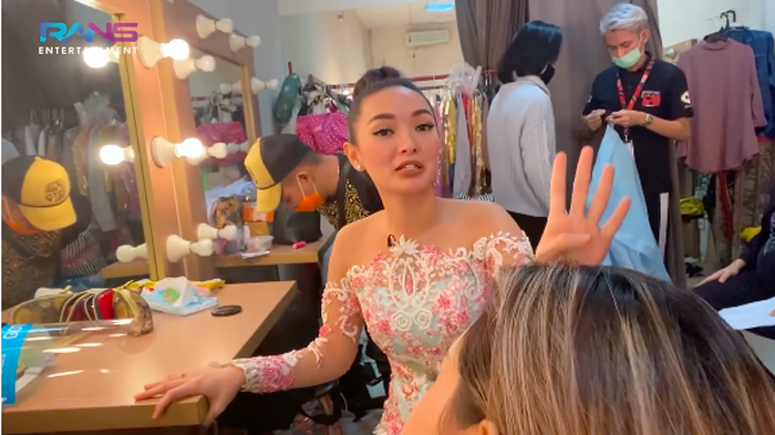 Zaskia Gotik buka-bukaan dengan <a href='https://style.tribunnews.com/tag/raffi-ahmad' title='Raffi Ahmad'>Raffi Ahmad</a> perihal pernikahannya