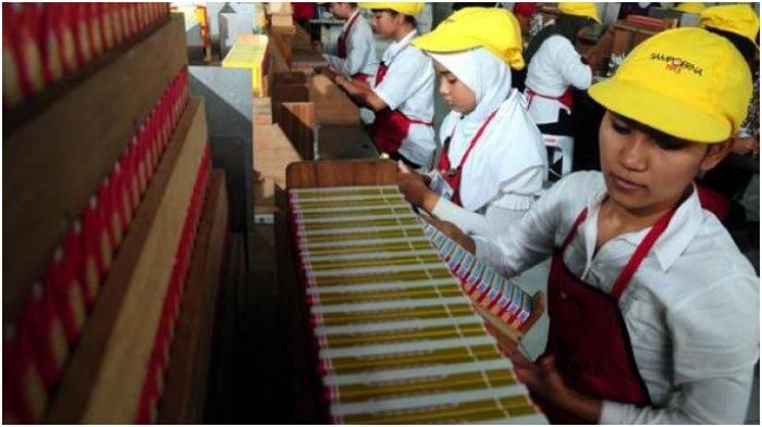 2 Orang Meninggal Dunia, 100 Orang Positif, 500 Orang Diliburkan, Inilah Kondisi Terkini Pabrik Rokok Samporena di Rungut Surabaya