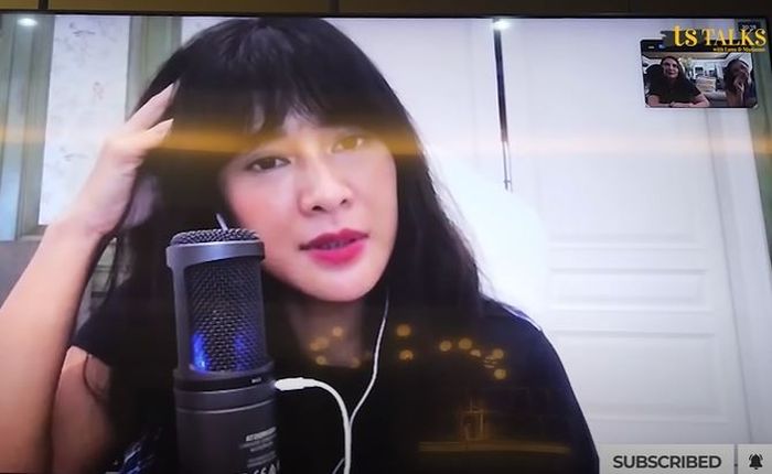 Luna Maya dan Dian Sastro berbincang-bincang dalam acara TS Talks Eps. 4
