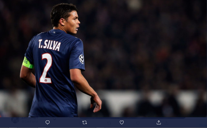 Thiago Silva saat membela Paris Saint-Germain dalam sebuah laga Liga Champions.
