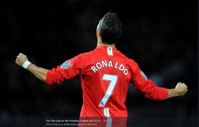 Penyerang Manchester United, Cristiano Ronaldo, melakukan selebrasi.