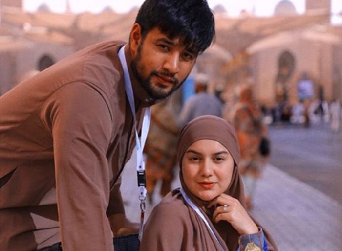 Irish Bella pergoki chat mesra wanita lain di HP <a href='https://manado.tribunnews.com/tag/ammar-zoni' title='Ammar Zoni'>Ammar Zoni</a>