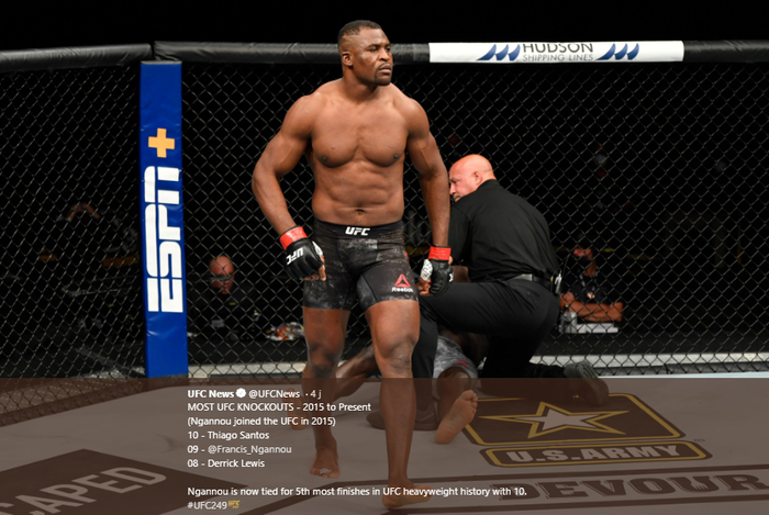 Petarung UFC asal Kamerun, Francis Ngannou, ketika beraksi pada ajang UFC 249 di VyStar Veterans Memorial, Jacksonville, Florida, AS, Minggu (10/5/2020).