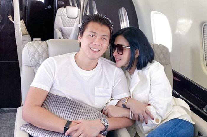 Reino Barack dan <a href='https://makassar.tribunnews.com/tag/syahrini' title='Syahrini'>Syahrini</a>