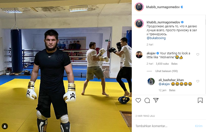 Petarung UFC asal Rusia, Khabib Nurmagomedov, menunjukkan gaya terbaru saat tengah lathan melalui Instagram pribadinya. 