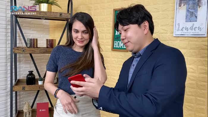 Luna Maya saat diperlihatkan isi chat Jayden dengan pria Korea