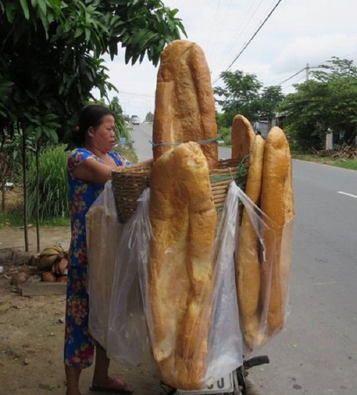 Roti raksasa di Vietnam.