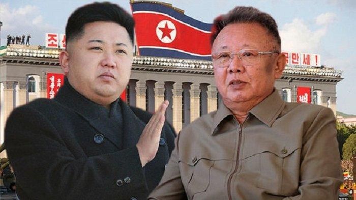 Pemimpin Korea Utara, Kim Jong-un (kanan) dan ayahnya, Kim Jong-il (kiri)