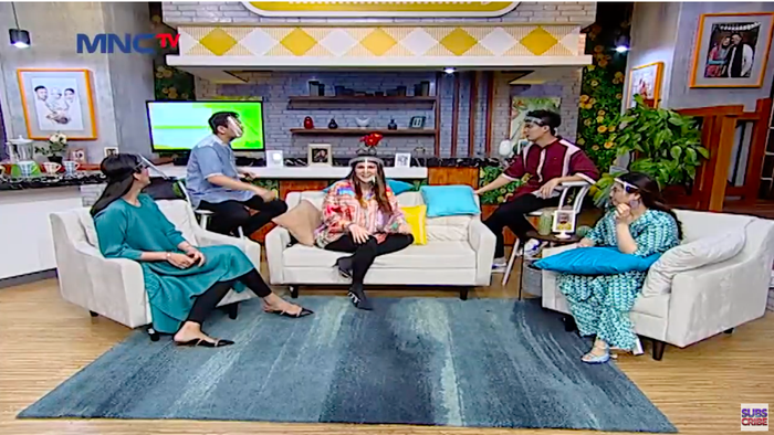 Luna Maya saat menjadi bintang tamu di acara Rumah Seleb