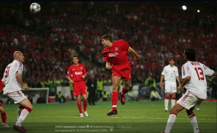 Mantan pemain sekaligus kapten Liverpool, Steven Gerrard saat mencetak gol pertama Liverpool di final Liga Champions 2005 melawan AC Milan di Istanbul.