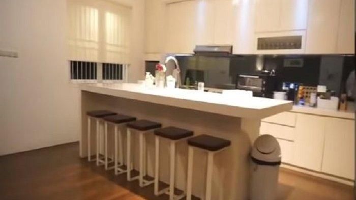 Dapur Tengku Firmansyah dan Cindy Fatikasari