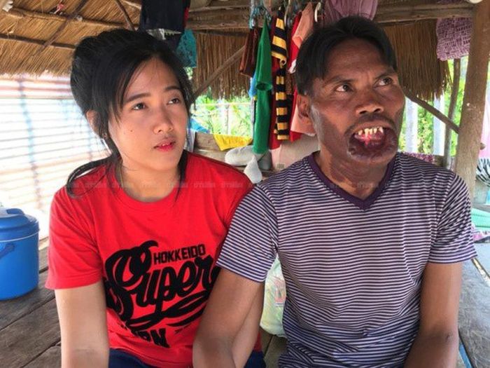 Patras Raknan dan Boonmee Khantong membagikan foto mesra keduanya (eva.vn)