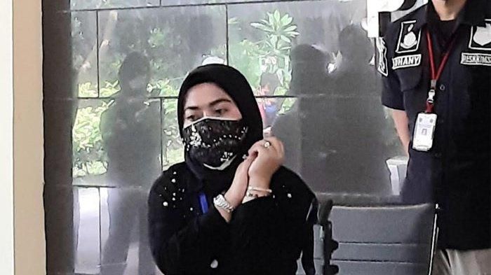 Aisyahrani dalam jumpa pers penangkapan tersangka kasus dugaan pencemaran nama baik konten pornografi di Polsa Metro Jaya, Semanggi, Jakarta Selatan, Kamis (28/5/2020)