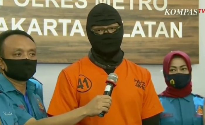 Dwi Sasono usai ditangkap akibat kepemilikan narkoba