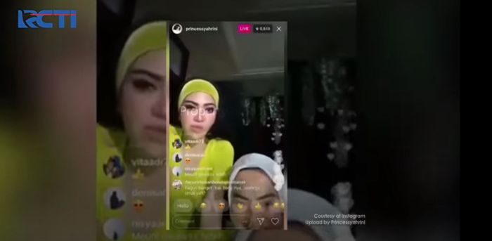 Tangkapan layar video live Instagram Syahrini dan Aisyahrani saat bahas Mr.H
