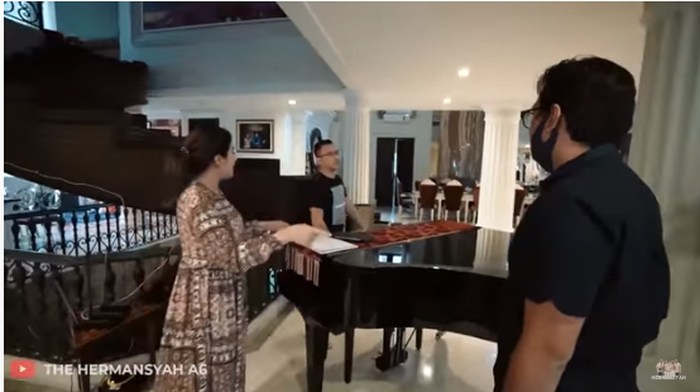 Rumah Anang Hermansyah.