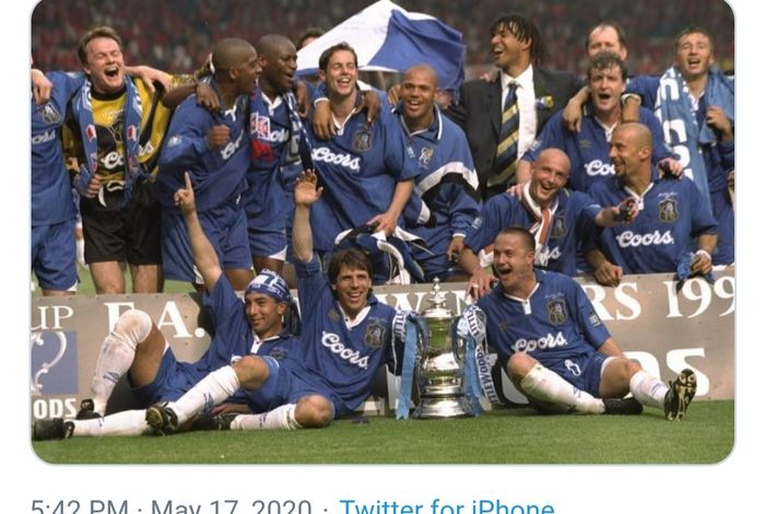 Ruud Gullit membawa Chelsea memenangi Piala FA 1997