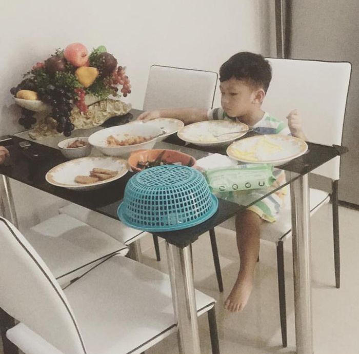 Ruang makan milik Shinta Bachir