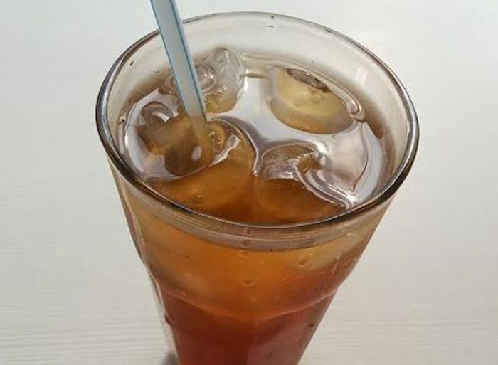 Bahaya minum es teh manis tidak main-main bagi kesehatan