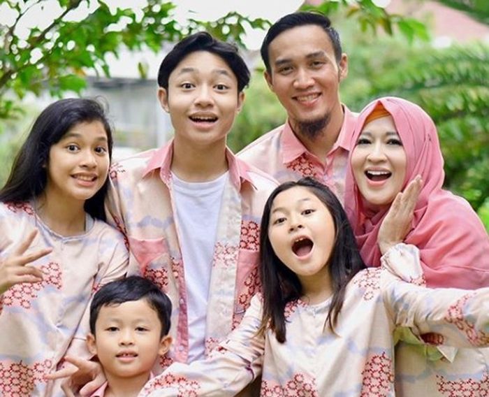 Keluarga Okie Agustina. (Instagram @okieagustina_)