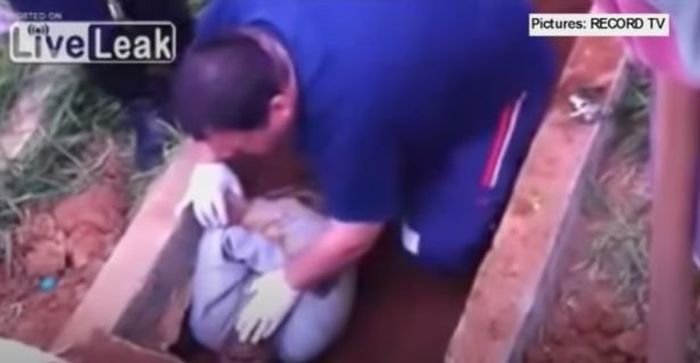 Seorang lelaki ditemukan terkubur hidup-hidup di pemakaman di Brazil