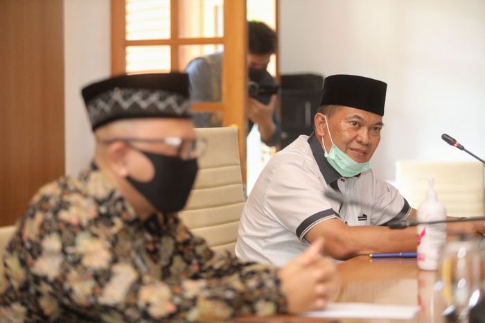 Walikota Bandung Oded M. Danial Saat Menerima Kepala BI Prov Jabar di Pendopo Kota Bandung, Selasa (9/6/2020)