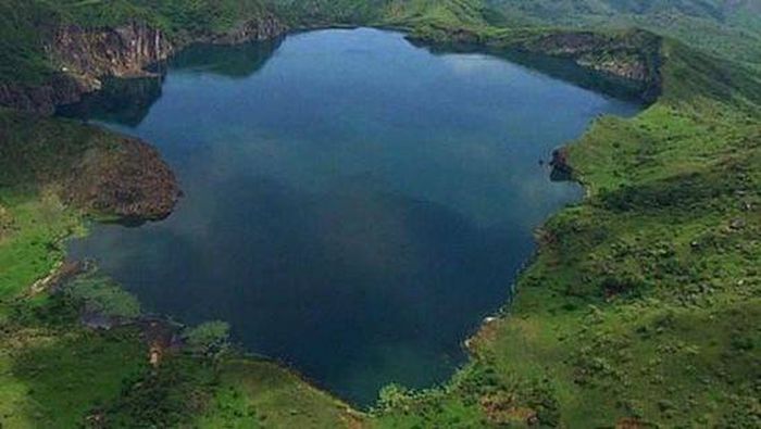 Pemandangan danau Nyos Kamerun.