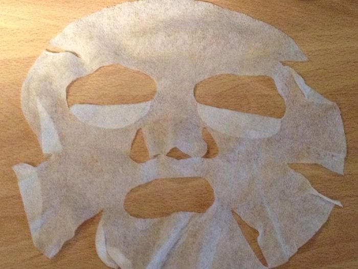 Ilustrasi sampah sheet mask