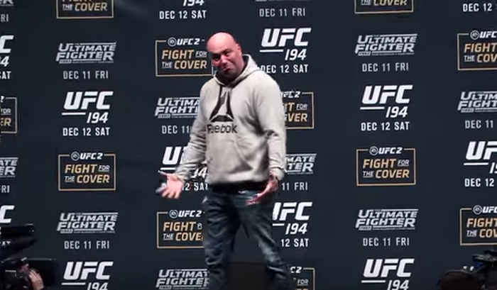 Muka kecewa Dana White setelah Conor McGregor lakukan sesi staredown dengan Jose Aldo pada UFC 194 (Desember 2015).