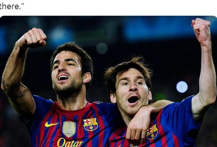 Cesc Fabregas dan Lionel Messi melakukan selebrasi saat sama-sama membela Barcelona.
