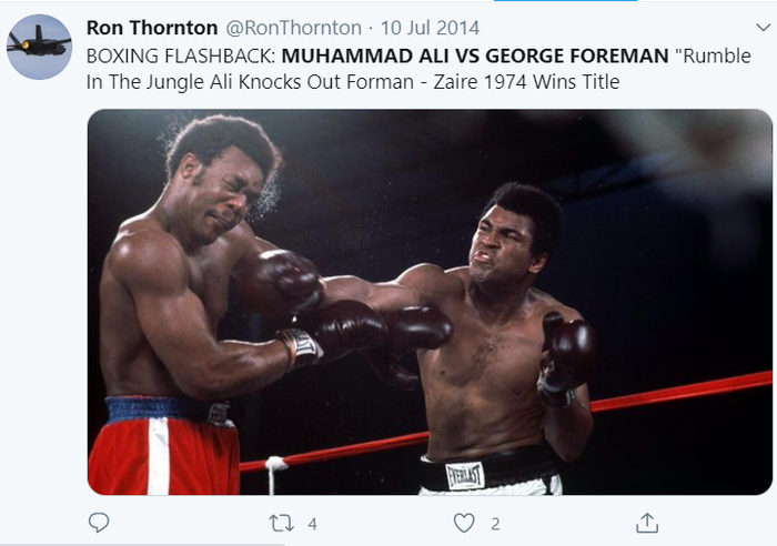 Ketika Muhammad Ali memukul George Foreman dalam laga bertajuk Rumble in the Jungle. 