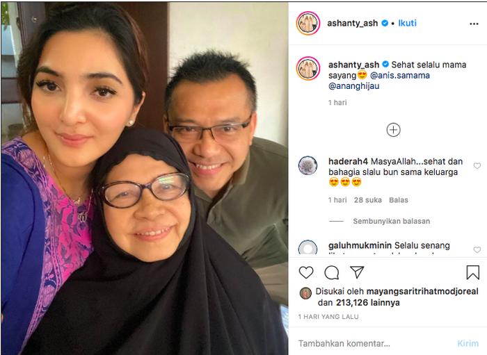 Ashanty bersama suami dan ibu mertuanya