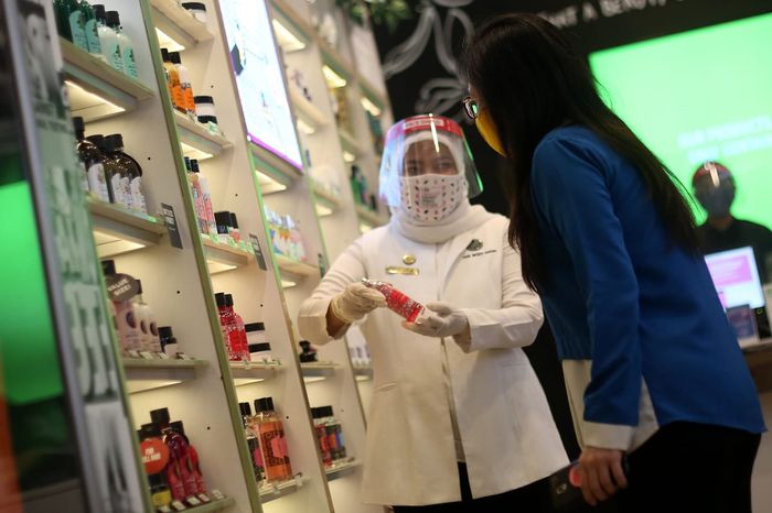 AEON Mall BSD ditutup sementara usai ada dua karyawannya yang positif terpapar virus corona.