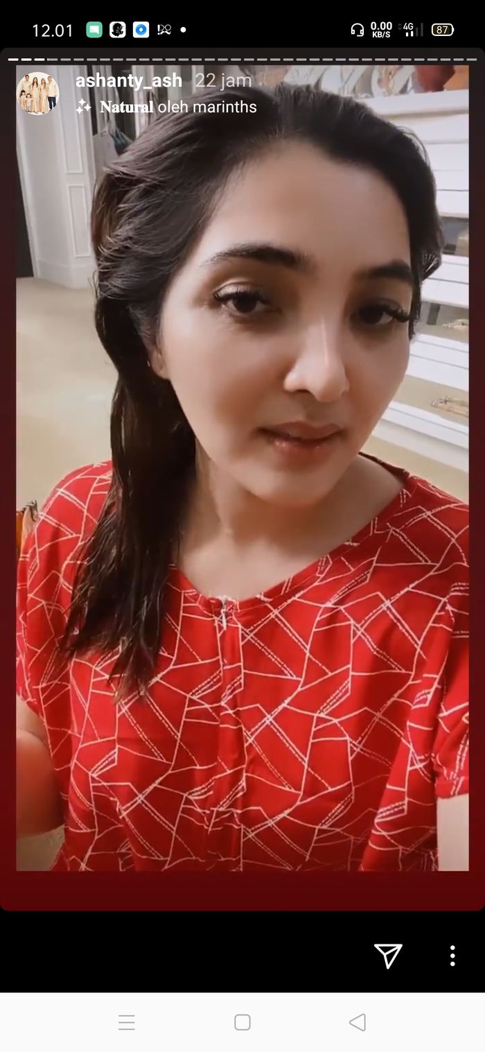 Rambut Ashanty yang dilumuri masker wajah.